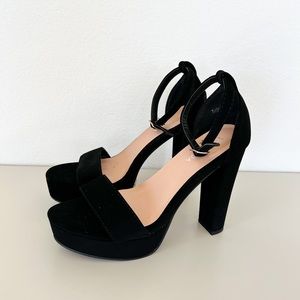 Top Moda Black Velvet Sandals